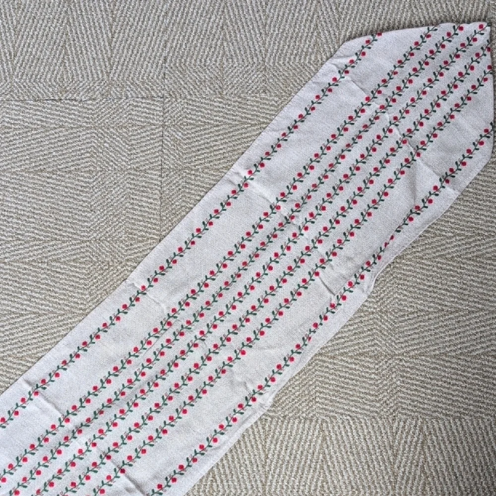 Farmhouse Scandinavian Table Runner Linen-Like Red Green Floral Vines Embroidery